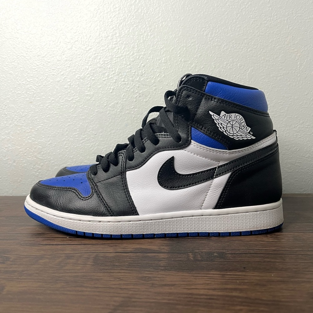 Nike air Jordan 1 Retro High OG Royal Toe shoes